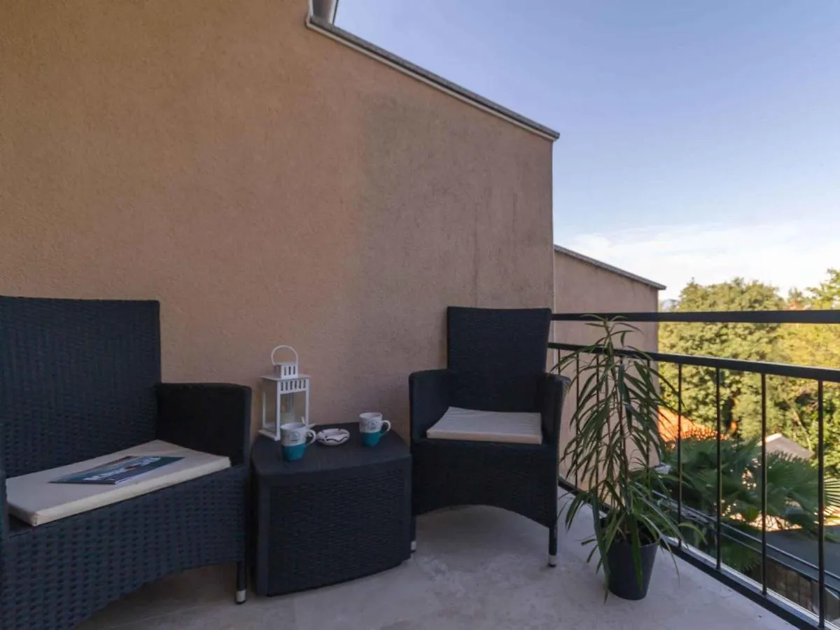 Apartment In Njivice - Insel Krk 42232 0*,  Croatia