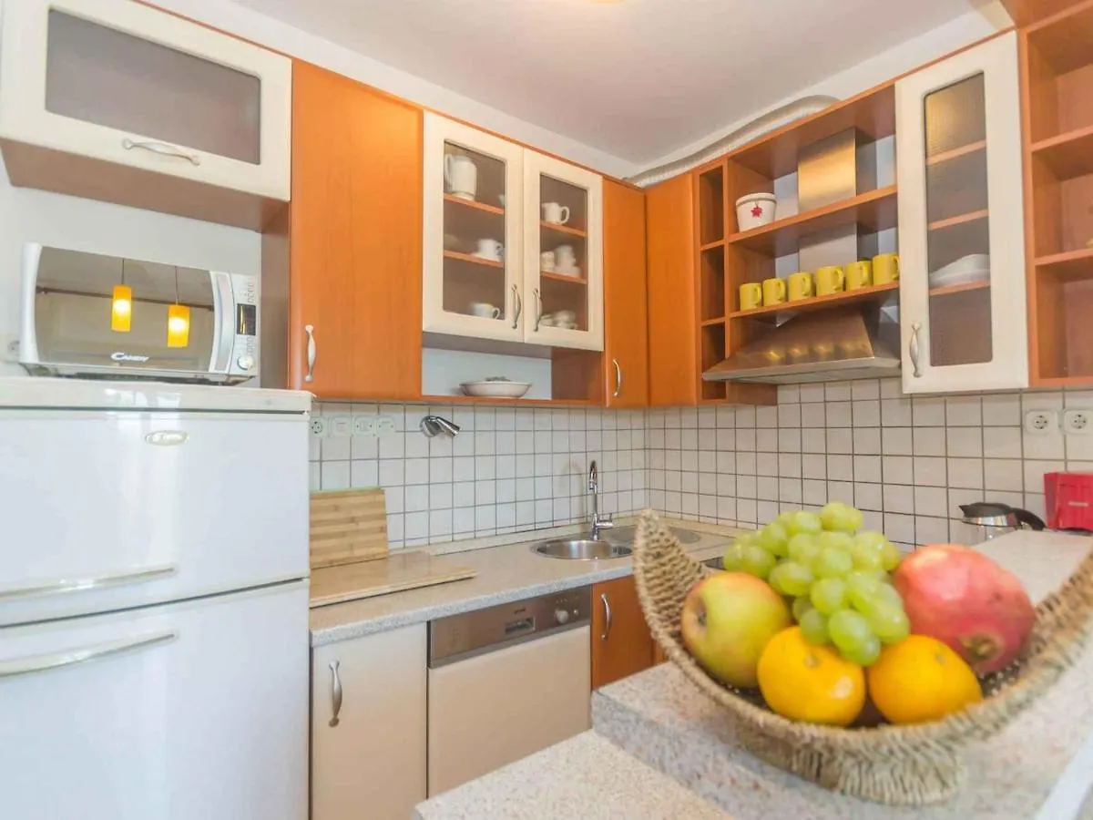 Apartment In Njivice - Insel Krk 42232