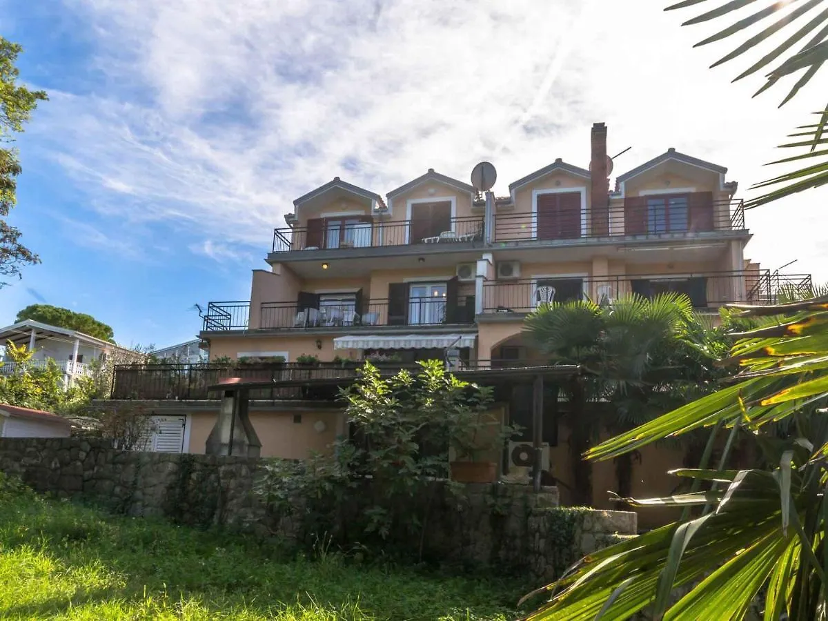 Apartment In Njivice - Insel Krk 42232